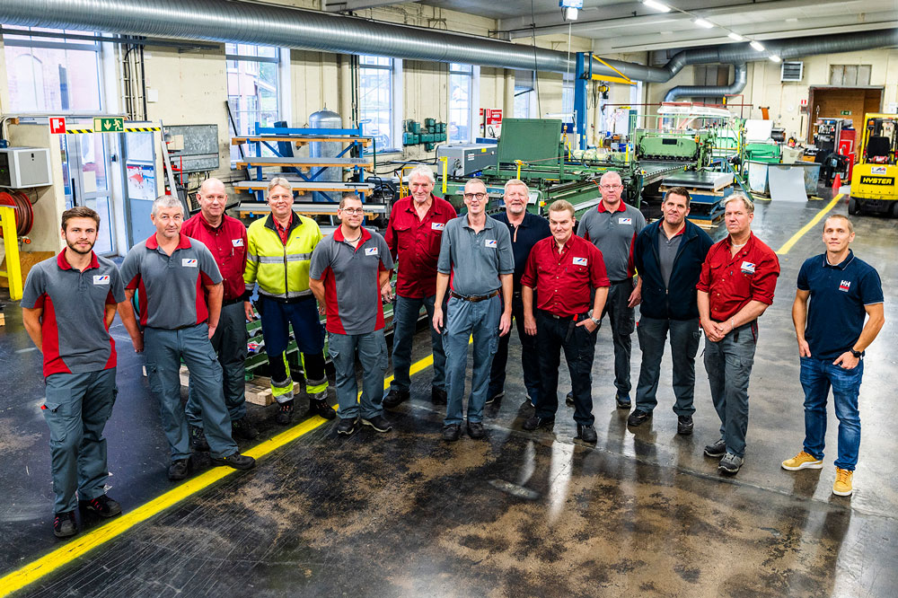 Image of employees at Metalcolours production unit in Sweden.