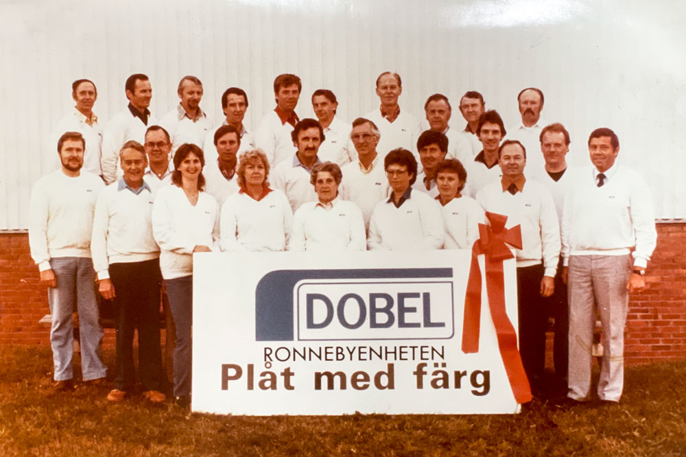 Image of staff at Metalcolours production unit in Sweden in 1987.